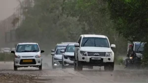 Deadly Storm sweeps through Delhi: Two Dead, 23 injured