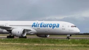 Air Europa flight turbulence, Man stuck in overhead Bin: 40 injured