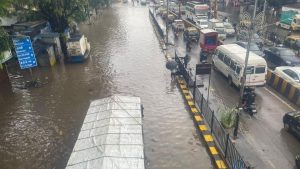 Heavy rains and High tides in Mumbai causes major public disruption